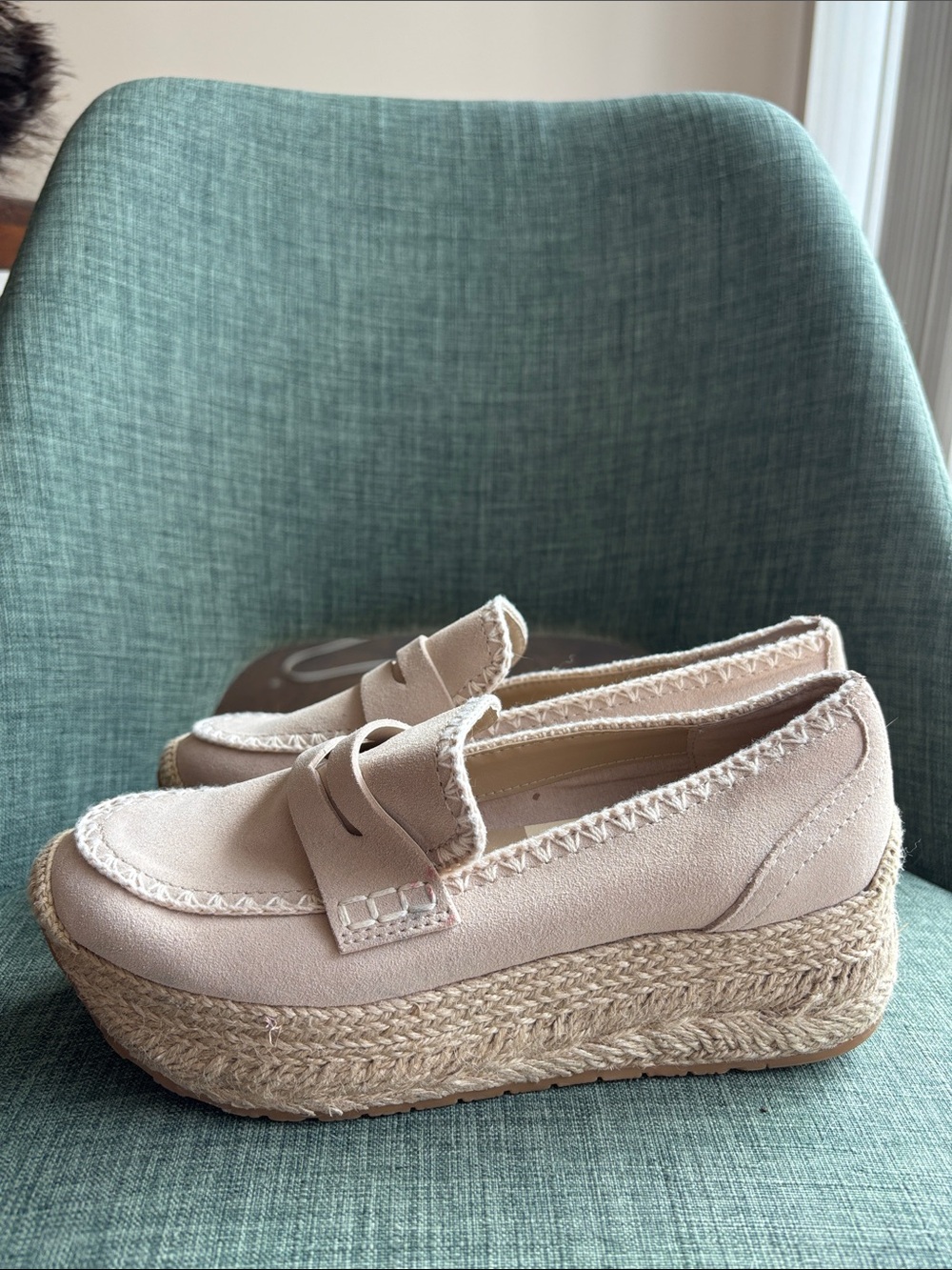 Dolce Vita Janine loafer sneaker Light Beige Suede Penny Loafers Women 6.5 READ
